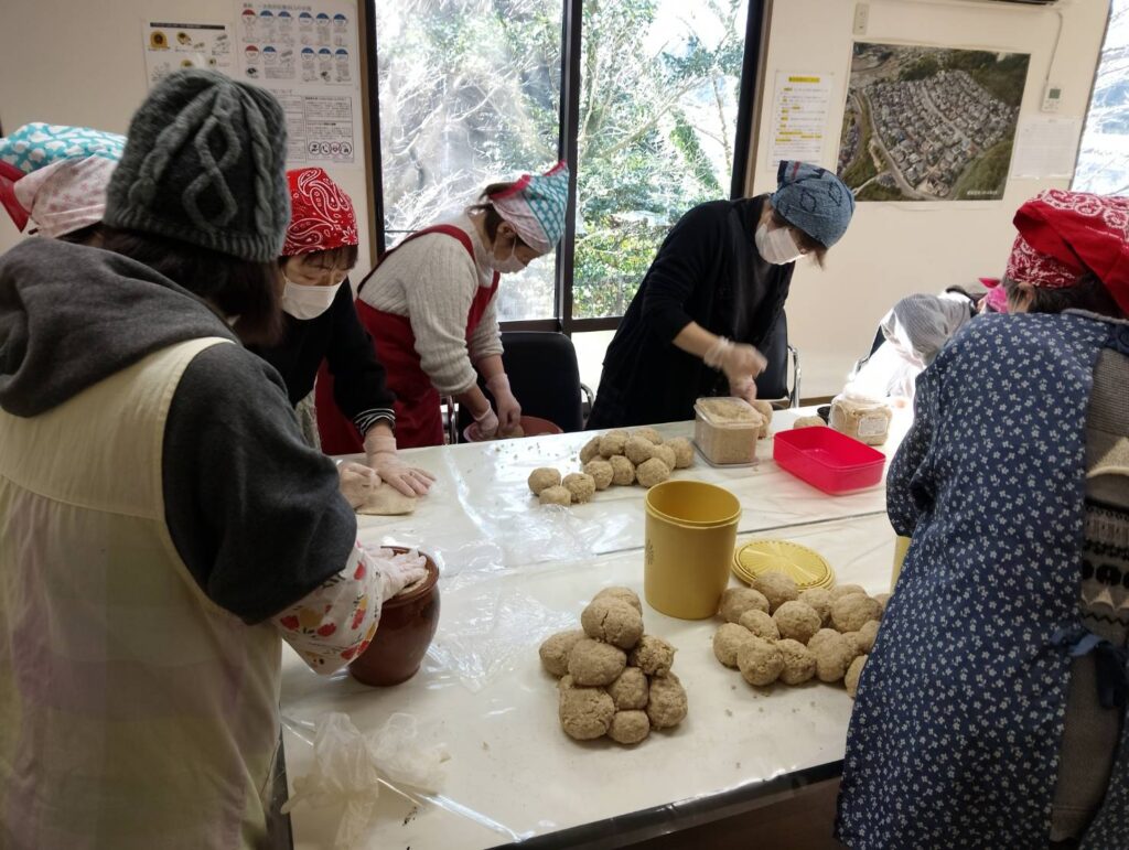 都坂いきいきサロン味噌づくり