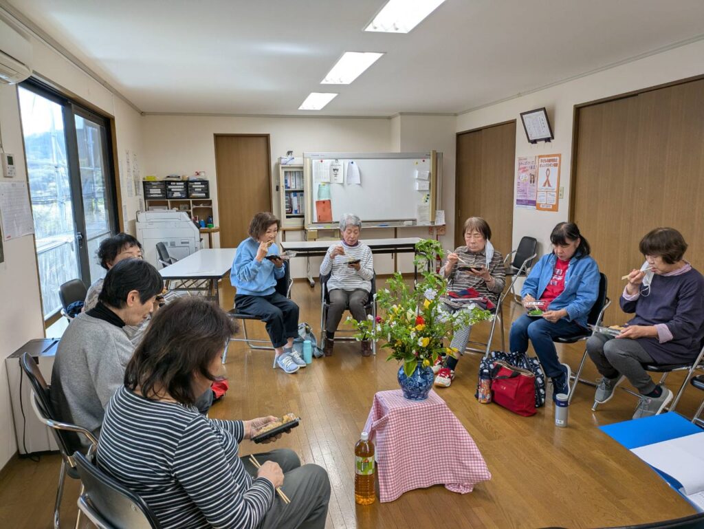 健康体操といきいきサロンが開催されました