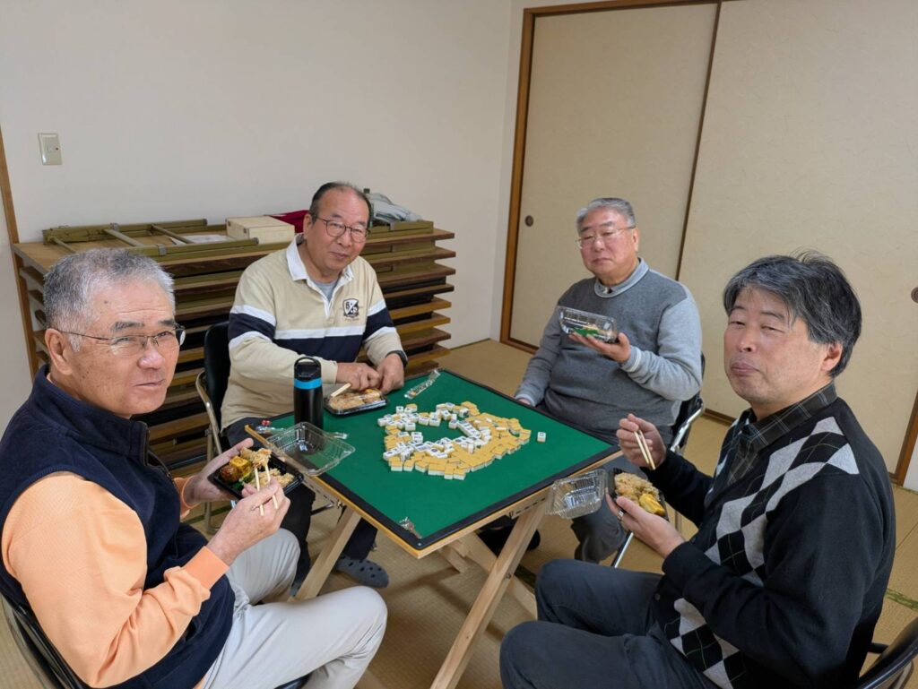 いきいきサロンにて「麻雀同好会」が開催されました。